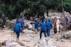 Flash flood sweeps away four-member family in Thanh Hoa