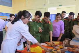 Hoang Sa, Truong Sa documents come to rural people in Hai Duong