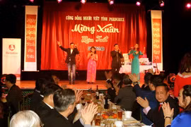 Overseas Vietnamese celebrate Lunar New Year 