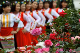 Thousands of people join Bulgarian rose festival in Hanoi