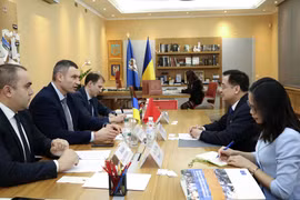Ambassador seeks stronger relations between Hanoi and Kiev