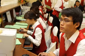 VN-Index maintains uptrend on week’s last trading day
