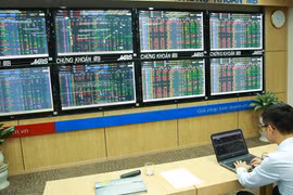 Indices rally on both bourses at week’s end
