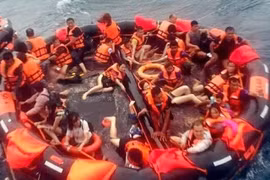 Thailand: More than 50 missing after boat capsizes off Phuket