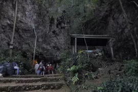Thailand resumes search for teenager soccer team trapped in cave