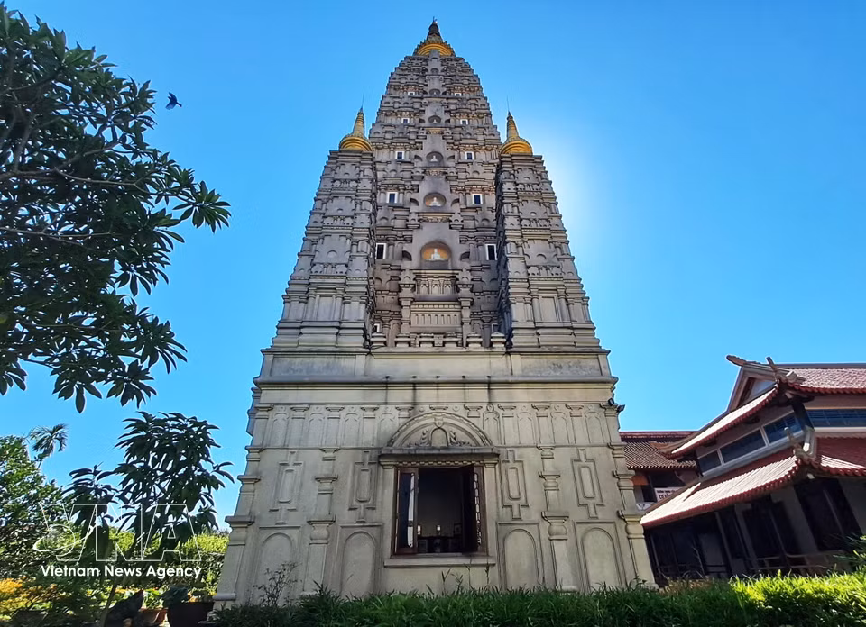 A side view of Dai Giac Stupa, modelled on the Mahabodhi Temple in Bodh Gaya, India. (Photo: VNA)