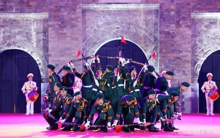 The Vietnam People’s Army Military Band performs at the opening ceremony of the 2024 ASEAN Military Band Exchange, themed “Music Connecting Friendship” (Hanoi, December 19, 2024). (Photo: VNA)