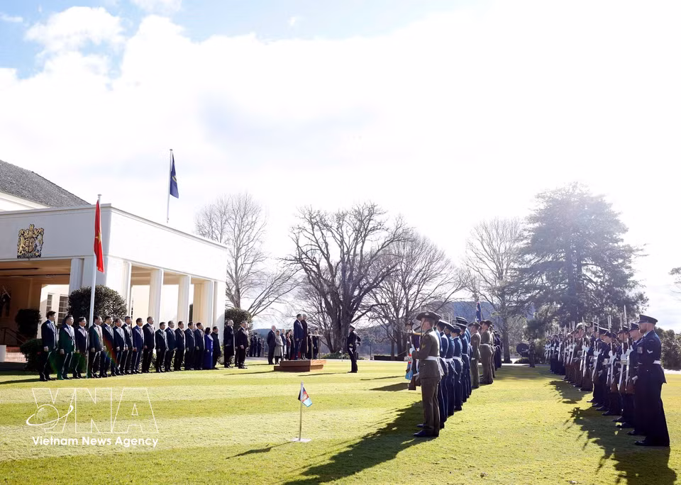 The official welcome ceremony for General Secretary of the Communist Party of Vietnam Central Committee and President To Lam is held in a solemn ceremony at Government House in Canberra, Australia. (Photo: Thong Nhat/VNA)