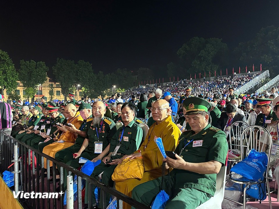 War veterans wait for the 80th anniversary of National Day held at Ba Dinh Square (Photo: VNA)