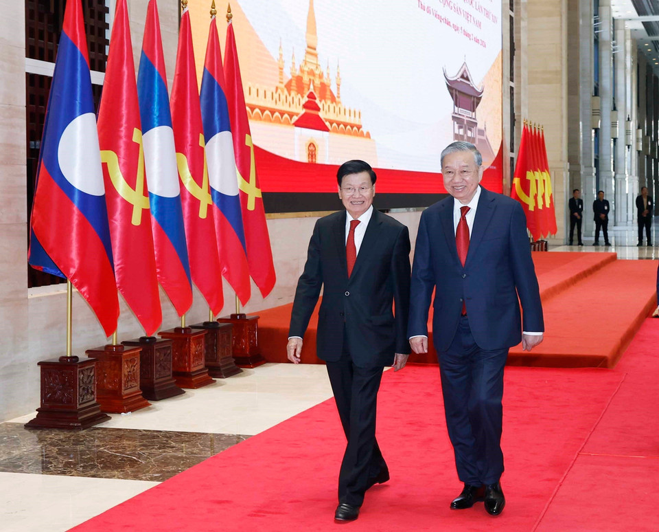 Party General Secretary To Lam and Lao Party General Secretary and State President Thongloun Sisoulith (Photo: VNA)