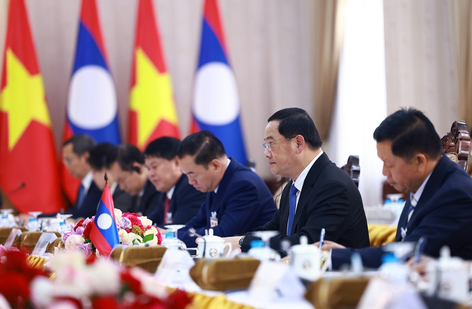 Lao Prime Minister Sonexay Siphandone speaks at the meeting in Vientiane on February 5, 2026. (Photo: VNA)