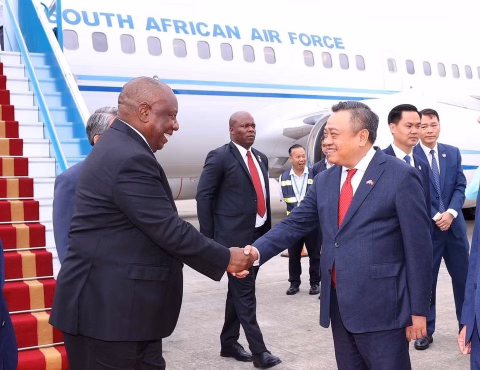 South African President Matamela Cyril Ramaphosa arrives in Hanoi, beginning his State visit to Vietnam. (Photo: VNA)