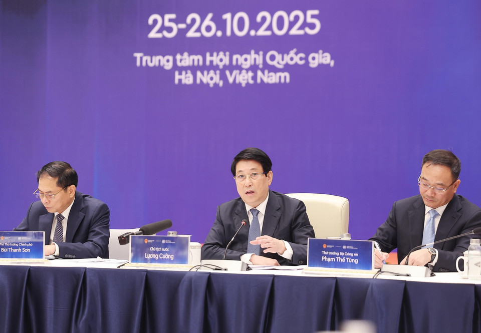 State President Luong Cuong delivers remarks at the rehearsal for the event, which is scheduled to take place on October 25–26 at the National Convention Centre in Hanoi. (Photo: VNA)