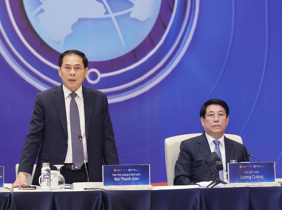 Deputy Prime Minister Bui Thanh Son, Head of the Steering Committee for the opening ceremony of the signing of the United Nations Convention against Cybercrime, delivers a speech at the rehearsal for the event, which is scheduled to take place on October 25–26 at the National Convention Centre in Hanoi. (Photo: VNA)