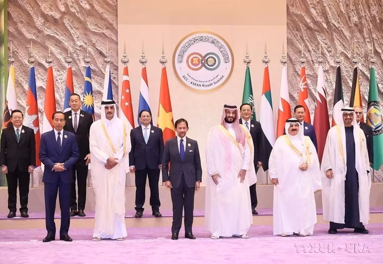 Prime Minister Pham Minh Chinh attends and speaks at the ASEAN–Gulf Cooperation Council (GCC) Summit (Riyadh, Saudi Arabia, October 20, 2023). (Photo: VNA)