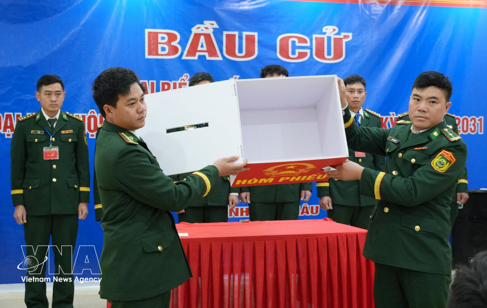 Ballot boxes are inspected ahead of voting. (Photo: VNA)