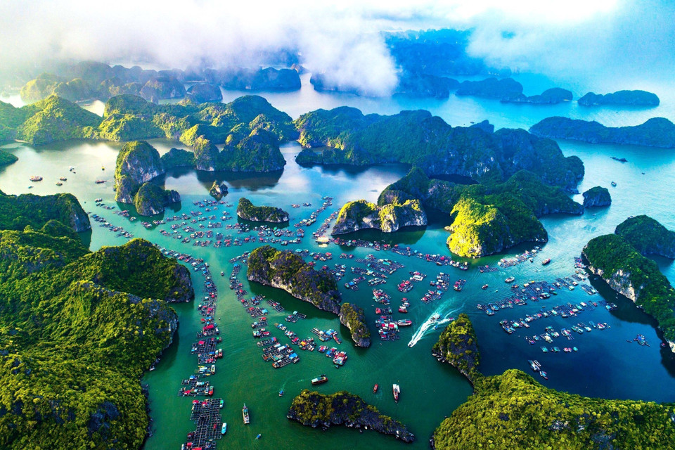 The Cat Ba Archipelago was recognised by UNESCO as a World Biosphere Reserve (2004) and by the Prime Minister as a special national site (2013). (Photo: VNA)