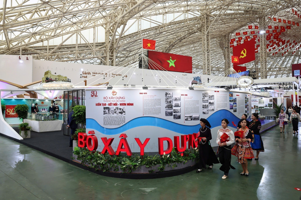 Ministry of Construction booth at the exhibition. (Photo: VNA)