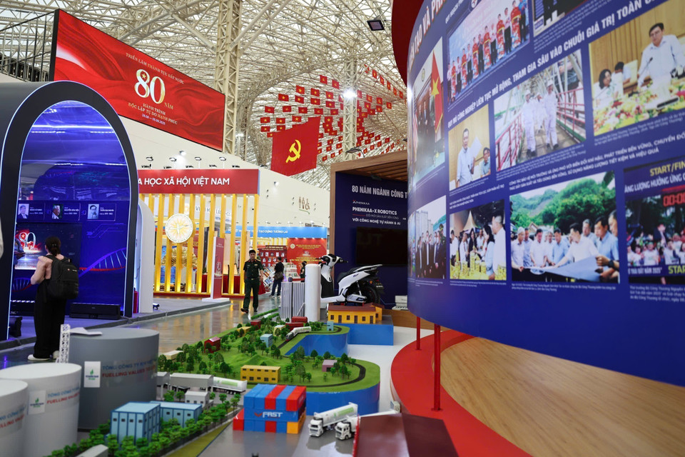 Ministry of Industry and Trade booth at the exhibition. (Photo: VNA)