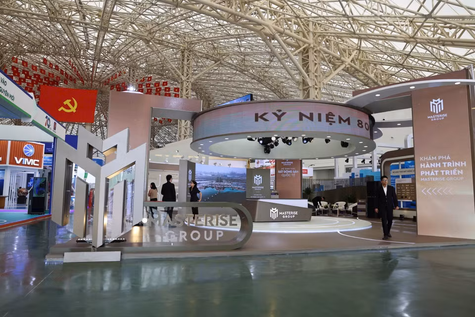 Display booths at the exhibition. (Photo: VNA)
