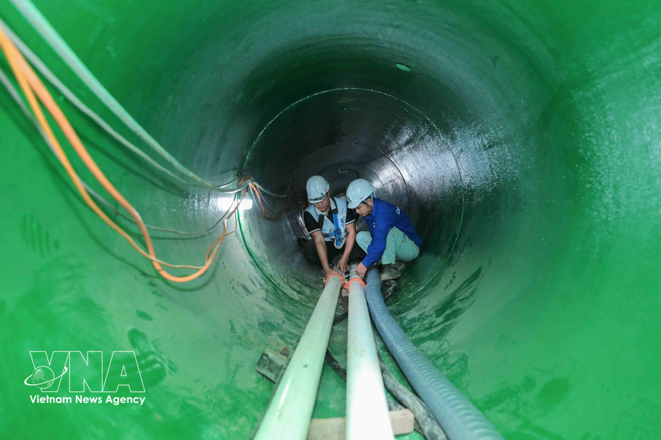 The underground AVN pipe jacking system is regularly inspected and maintained to ensure safe and stable operation. (Photo: VNA)