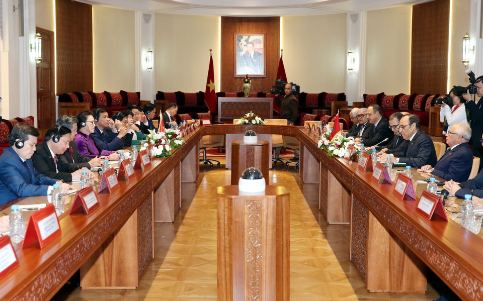 As part of her official visit to the Kingdom of Morocco, on the morning of March 28, 2019 (local time), National Assembly Chairwoman Nguyen Thi Kim Ngan holds talks with Speaker of the Moroccan House of Representatives Habib El Malki at the House's headquarters in Rabat. (Photo: VNA)