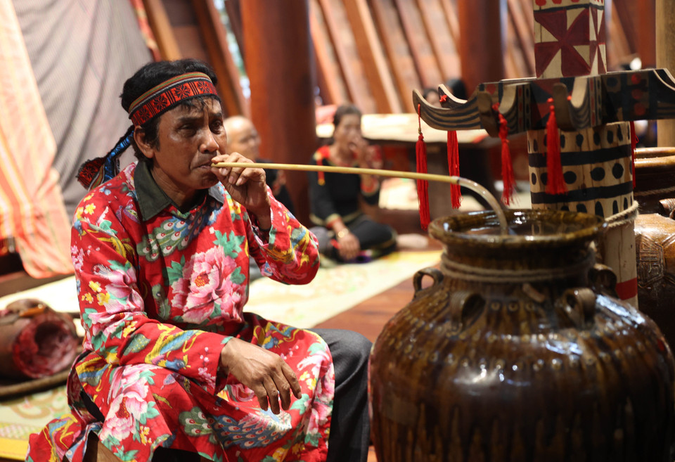 The ‘che’, used to hold jar wine, is regarded as a sacred vessel and a dwelling place of deities in Ede rituals. (Photo: VNA)