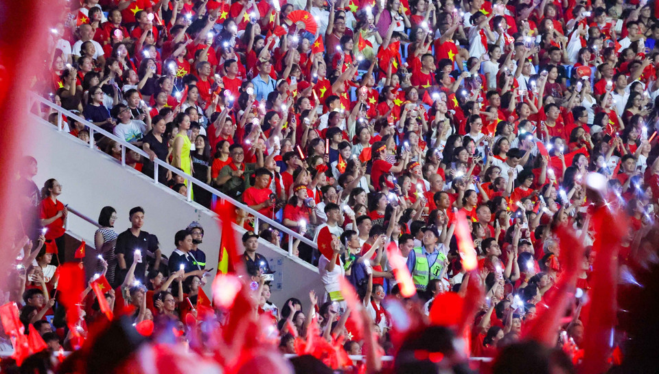 Large audience attends the programme. (Photo: VNA)