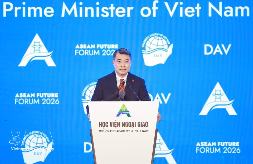 Prime Minister Le Minh Hung delivers an address at the opening session of the third ASEAN Future Forum. (Photo: VNA)