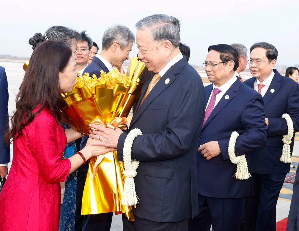 The welcome ceremony for General Secretary To Lam at Techo International Airport. (Photo: VNA)