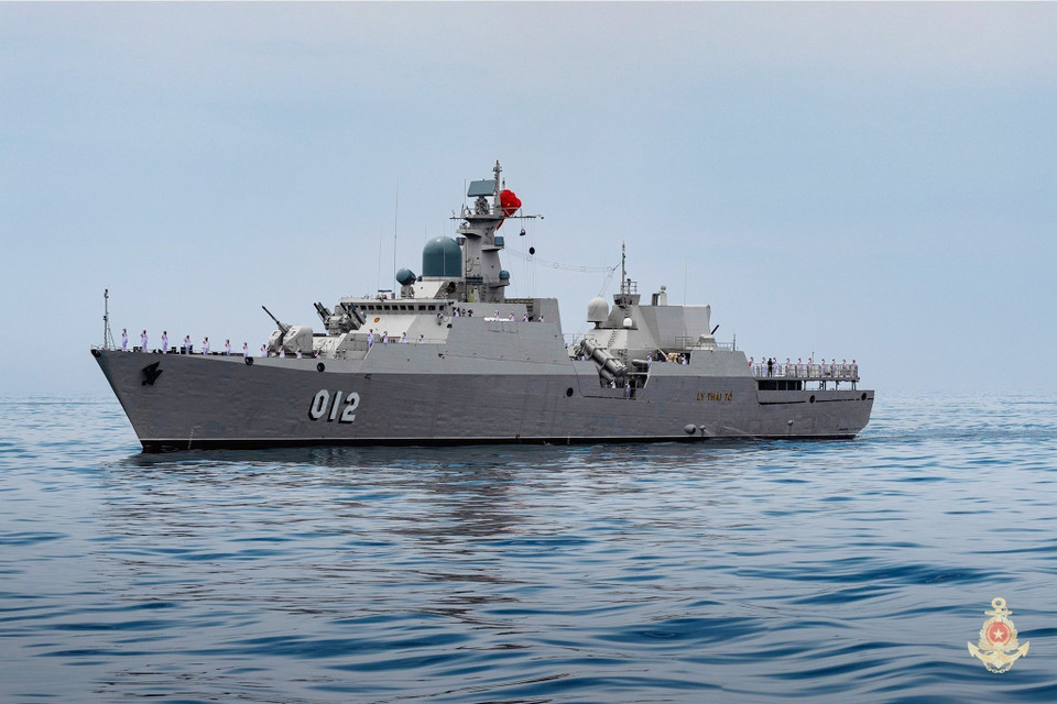 Missile frigate Ly Thai To takes part in the naval parade. (Photo: Vietnam People’s Navy/VNA)