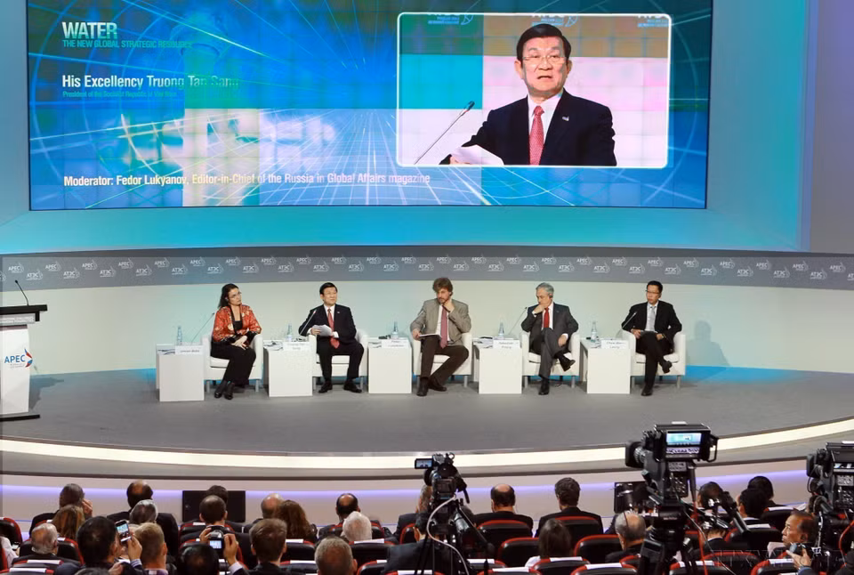 State President Truong Tan Sang delivers remarks at the Plenary Session of the 2012 APEC CEO Summit, Vladivostok (Russia), 2012. (Photo: VNA)