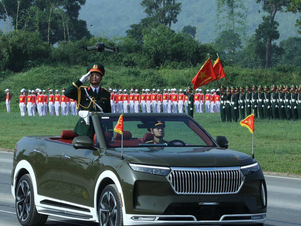 Lead vehicle of the Vietnam People’s Army parade unit during the rehearsal. (Photo: VNA)
