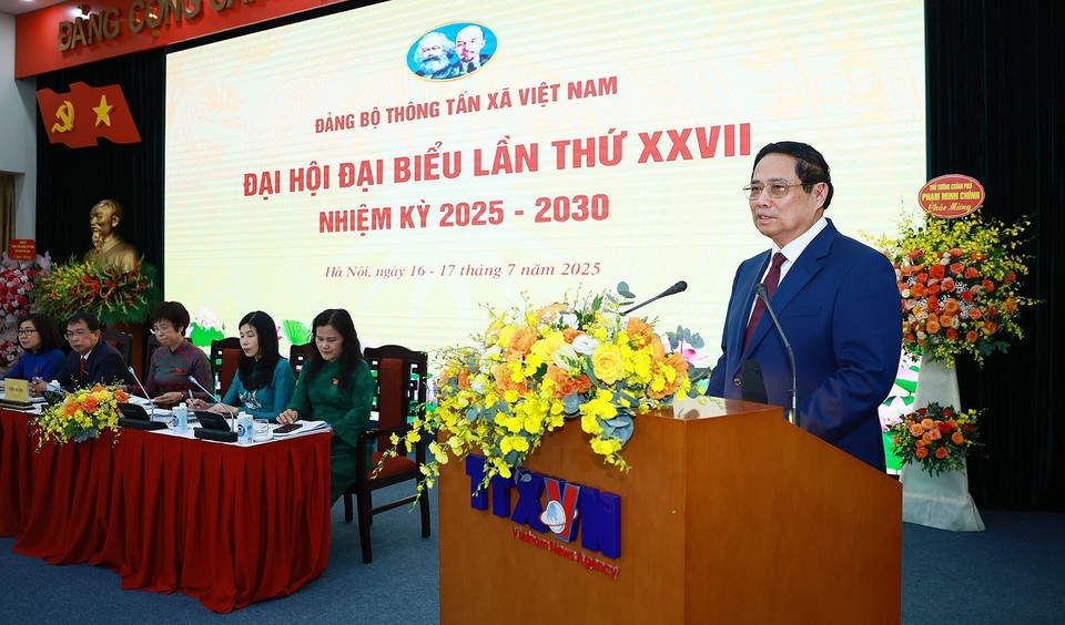 Prime Minister Pham Minh Chinh delivers remarks at the 27th Congress of the Vietnam News Agency’s Party organisation for the 2025–2030 term. (Photo: VNA)