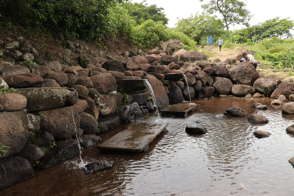 A distinctive feature of the Gio An ancient wells is their stone-stacking construction to tap underground water for daily life and farming. (Photo: VNA)