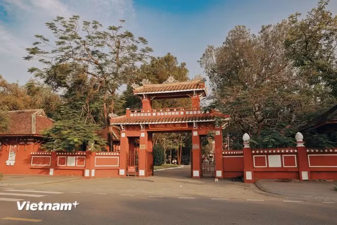Established on October 23, 1896, under a Royal Decree from Emperor Thanh Thai, the Hue National School was initially called Phap Tu Quoc Hoc Duong. Its name has undergone several changes over the years, and since 1956 has been known as the Hue High School for the Gifted. (Photo: Vietnam+)