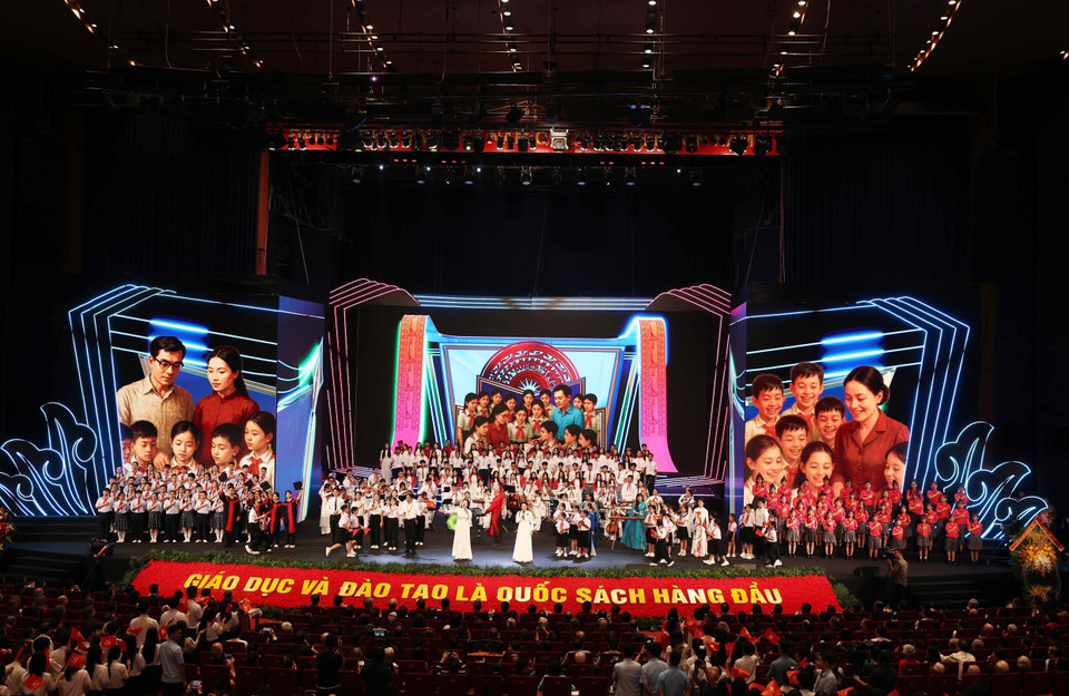 Art performance at the ceremony (Photo: VNA)