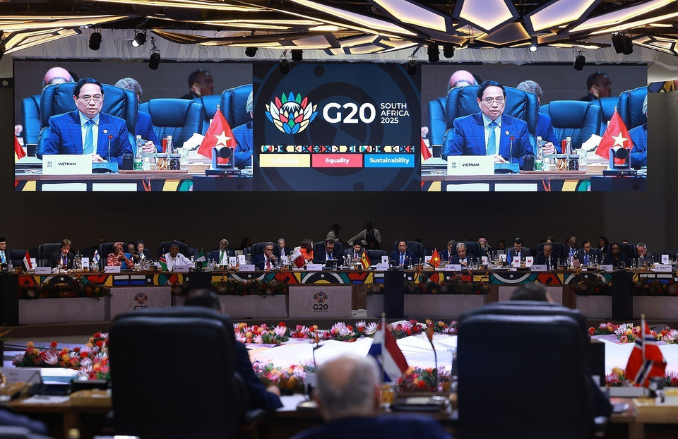 Prime Minister Pham Minh Chinh addresses the plenary session of the G20 Summit in Johannesburg, South Africa, 22 November morning (local time). (Photo: VNA)