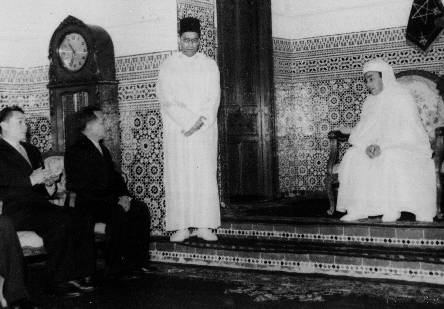 King Hassan II of Morocco receives a delegation of the Democratic Republic of Vietnam led by Foreign Minister Ung Van Khiem during an official visit to the Kingdom of Morocco (Rabat, March 24, 1961). (Photo: VNA)