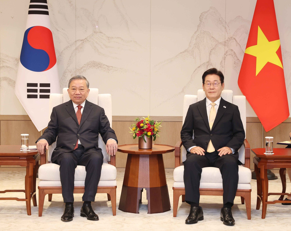 General Secretary To Lam holds small talks with Republic of Korean President Lee Jae Myung in Seoul, August 11, 2025 (Photo: VNA)