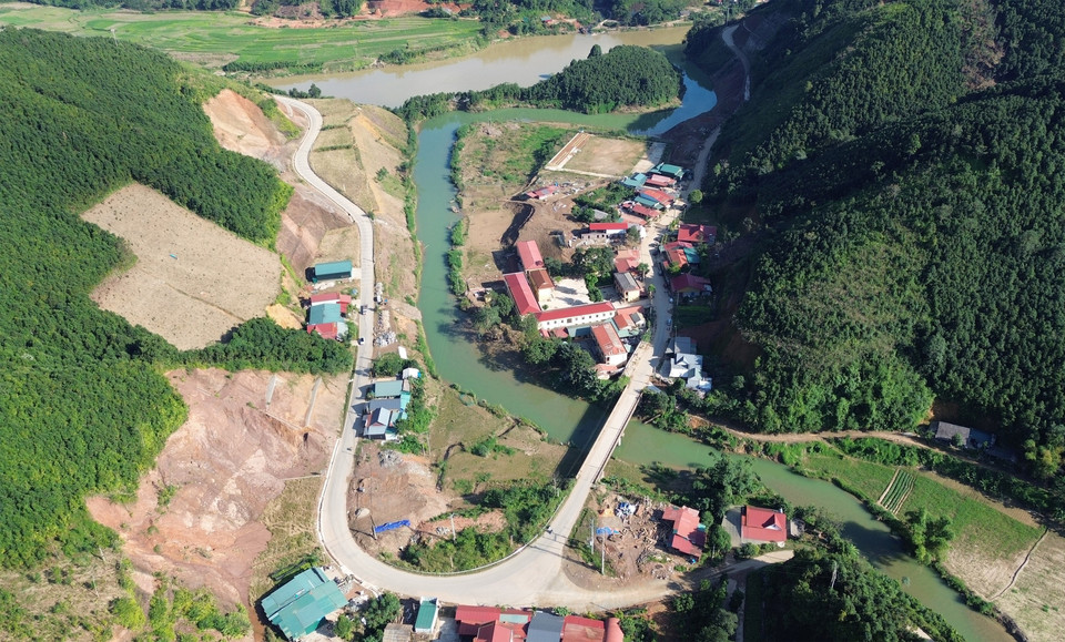 The section running through Mo Vang commune (Lao Cai province) is expected to boost regional economic development and better meet local travel needs. (Photo: VNA)