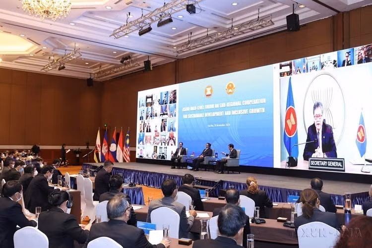 Vietnam has played an important role in shaping ASEAN’s goals and strategic directions. In photo: Prime Minister Pham Minh Chinh speaks at the ASEAN High-level Forum on Sub-regional Cooperation (Hanoi, November 30, 2021). (Photo: VNA)
