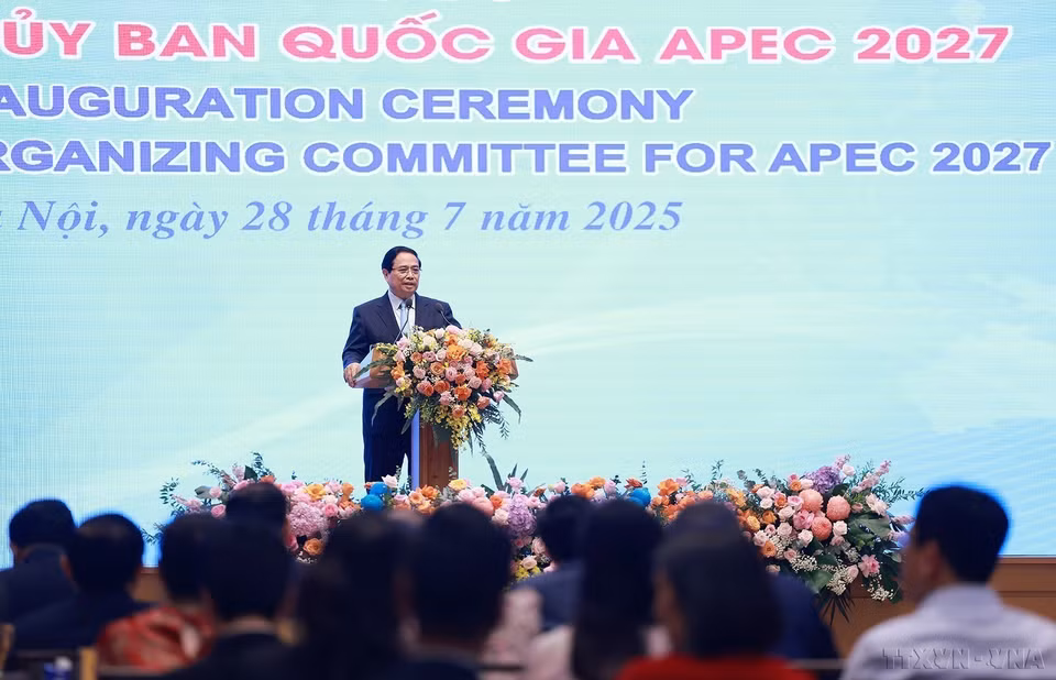 Prime Minister Pham Minh Chinh delivers remarks at the ceremony announcing the establishment of the National Committee for the APEC 2027, Hanoi, July 2025. (Photo: VNA)
