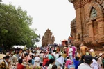 Ancient Cham towers welcome thousands returning for the Kate festival