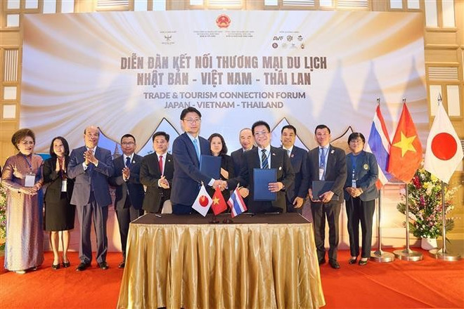 Delagates at the event (Photo: VNA) vna-potal-dien-dan-ket-noi-thuong-mai-va-du-lich-nhat-ban-thai-lan-viet-nam-7915004.jpg