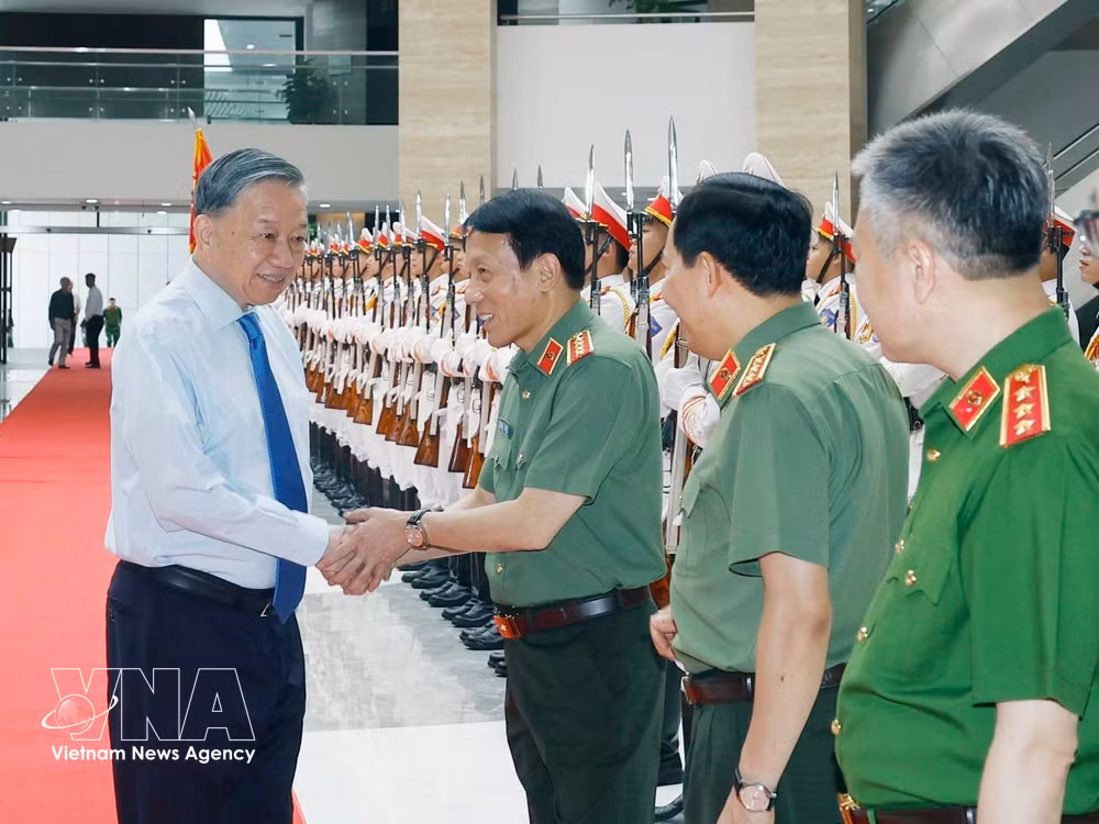 vnanet-potal-tong-bi-thu-chu-tich-nuoc-du-gap-mat-ky-niem-64-nam-ngay-truyen-thong-luc-luong-canh-sat-nhan-dan-8896121-1.jpg