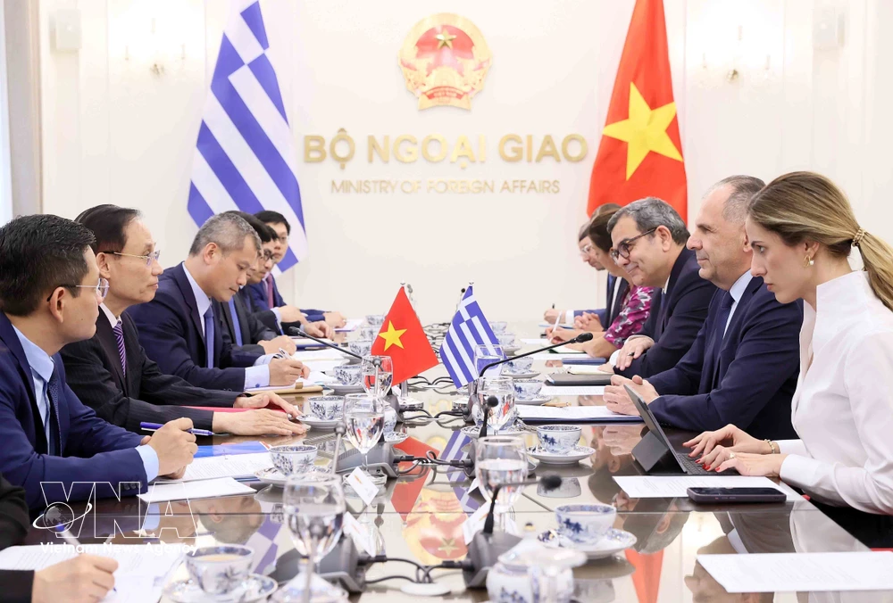 Vietnam values traditional friendship with Greece: FM - Ảnh 1.