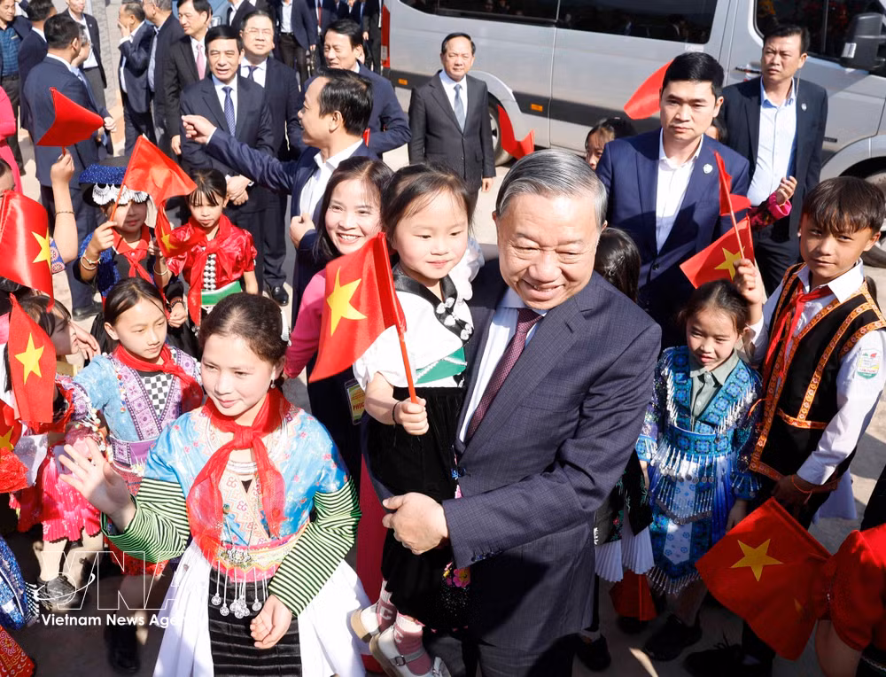 vnanet-potal-education-in-border-areas-a-fundamental-long-term-priority-party-chief-8564946.jpg