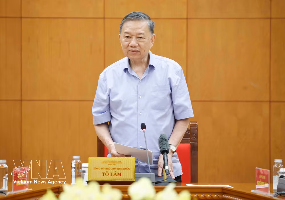 Party General Secretary and State President To Lam speaks at the working session in Hanoi on June 15, 2026. (Photo: VNA)