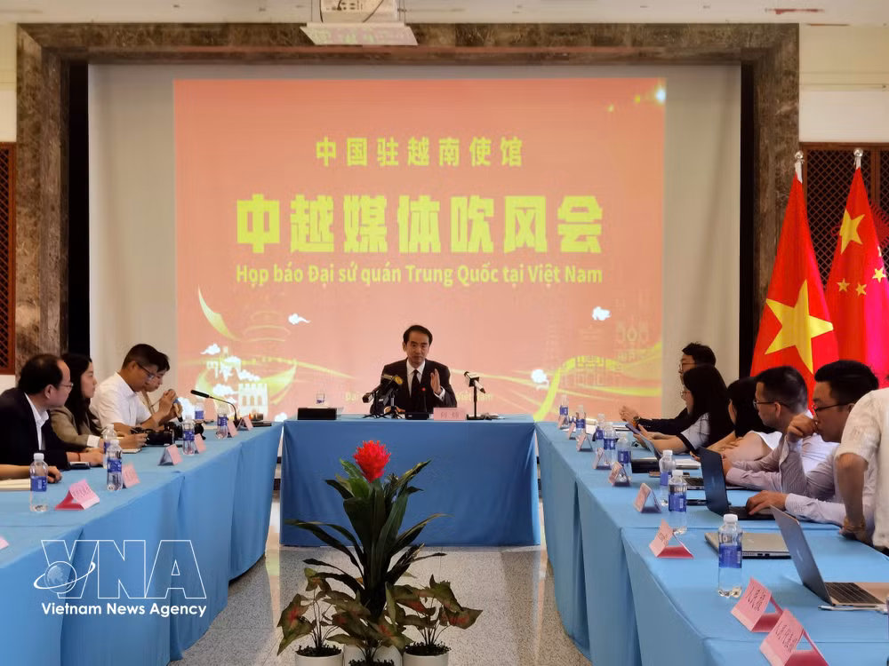 Chinese Ambassador to Vietnam He Wei speaks at the press briefing in Hanoi on April 21. (Photo: VNA)
